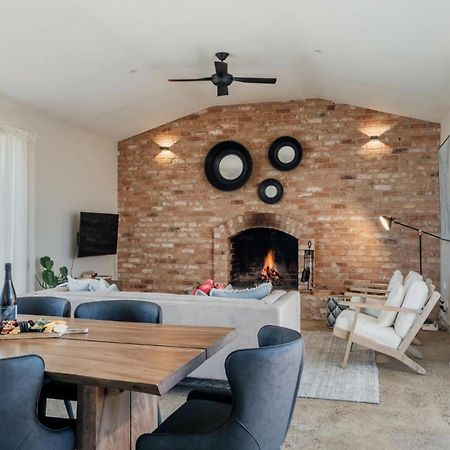 Villa Embracing Evandale Extérieur photo